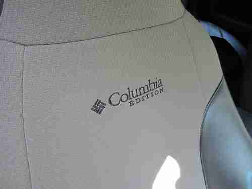 2004 jeep liberty columbia edition suv repairable damaged 78k miles runs drives, image 2