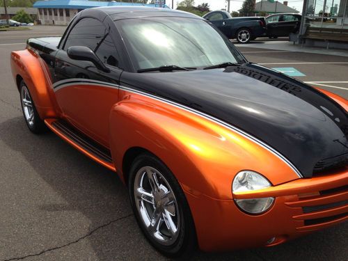 2005 chevrolet ssr base convertible 2-door 6.0l