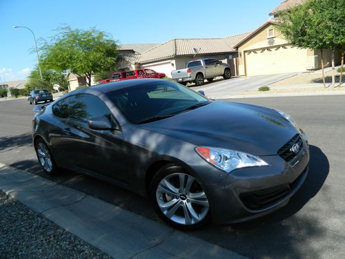 2012 hyundai genesis coupe 2.0t premium coupe 2-door 2.0l