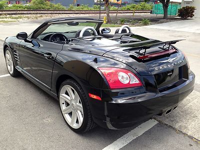 Black on black 6-speed stick convertible *low miles* roadster - ipod integration