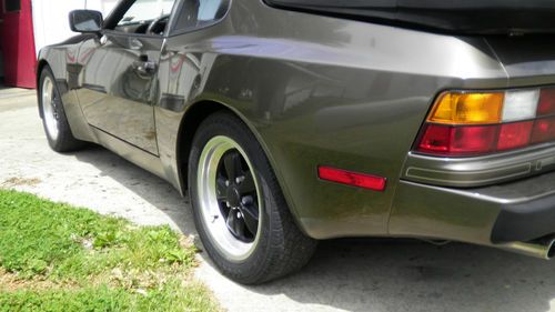 1983 porsche 944 base coupe 2-door 2.5l