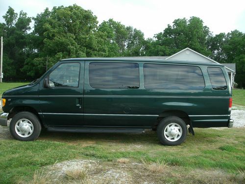 Sell used 01 Ford E350 12 passenger van in Carthage, Missouri, United ...