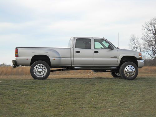 2005 gmc sierra 3500 dully crew cab-- with 6" lift kit,tires and rims "must see"