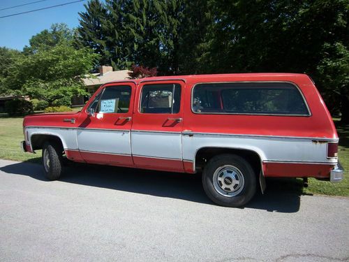 Chevy suburban truck 1978 3/4 ton (83,688 original miles) 350 ci, runs good