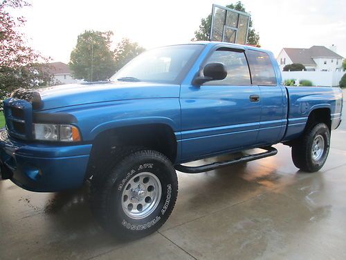 2001 dodge ram 1500 sport extended cab pickup 4-door 5.9l