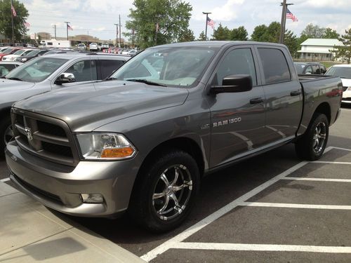 2012 ram 1500 crew cab 4x4 5.7 hemi v8