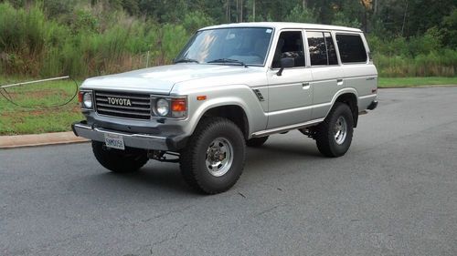 1986 toyota fj60 in mint condition with only 130k original miles...not molested!