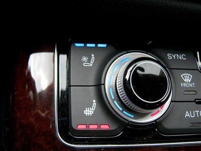 WE FINANCE! 4.2L NAV AWD PREMIUM PKG COLD WEATHER PKG LWB PERFORMANCE LUXURY, image 40
