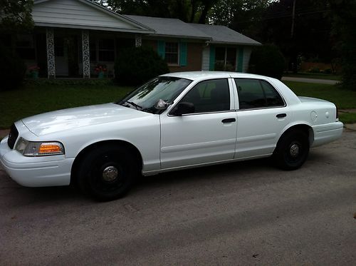 2006 ford crown victoria police interceptor sedan 4-door 4.6l