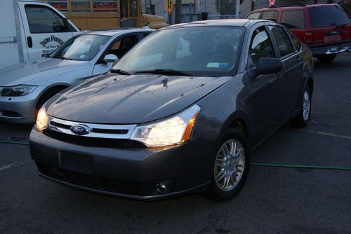 2010 ford focus se sedan 4-door 2.0l