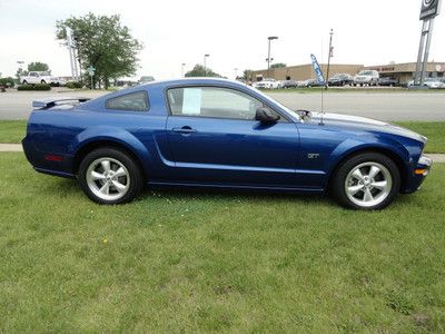 GT 4.6L Multi CD Player MP3 Player Shaker Stereo Leather Upholstery Power Seat, image 6