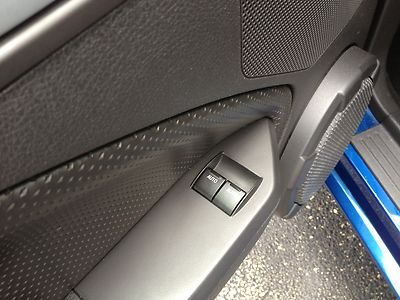 GT 4.6L Multi CD Player MP3 Player Shaker Stereo Leather Upholstery Power Seat, image 30