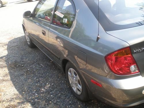 2004 Hyundai Accent Base Hatchback 3-Door 1.6L, image 3