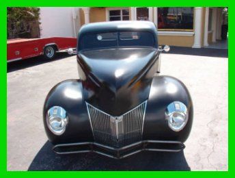 1940 ford custom pickup truck