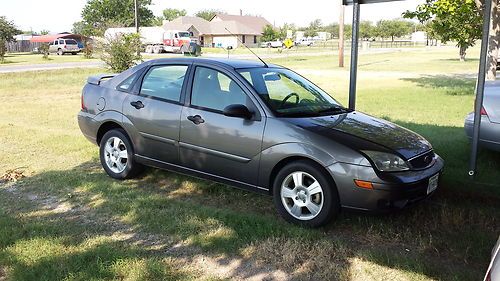 2005 ford focus zx4 sedan 4-door 2.0l