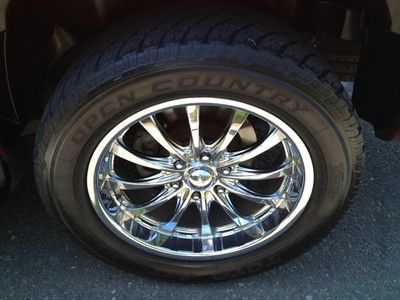 SLT 5.3 Liter V-8, Auto, Moon Roof, Bose 6 Disc CD, 20