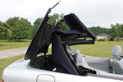 2003 Brilliant Silver 2-dr Convertible 320 Coupe Blue Soft Top New Tires Loaded!, image 5