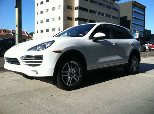 Import/export ready 2013 porsche cayenne base sport utility 4-door 3.6l