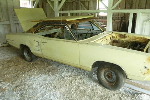 1968 dodge coronet 500 body and parts minor rust with two rare h stamped rims