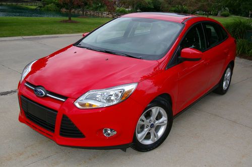 2012 ford focus se, sun roof, bluetooth, rebuilt, warranty