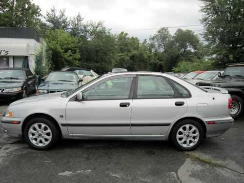 no reserve 2000 Volvo S40 Base Sedan 4-Door 1.9L no reserve, image 2