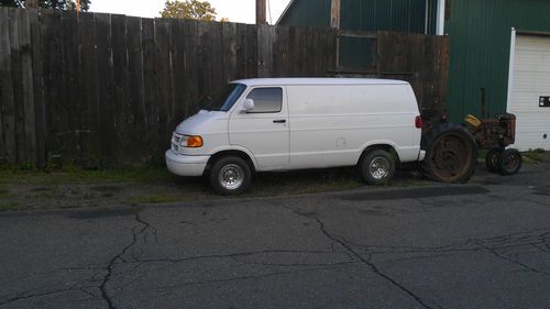 2001 dodge ram 1500 van base standard cargo van 3-door 5.2l