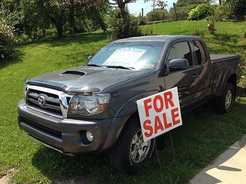 Toyota tacoma trd off-road only 5859 miles!