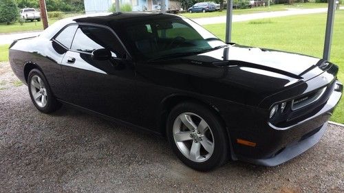 2010 dodge challenger r/t coupe 2-door 5.7l