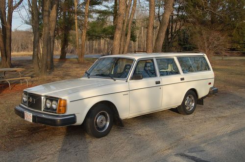 1980 volvo 240 wagon - low miles - california car - no winters - manual standard