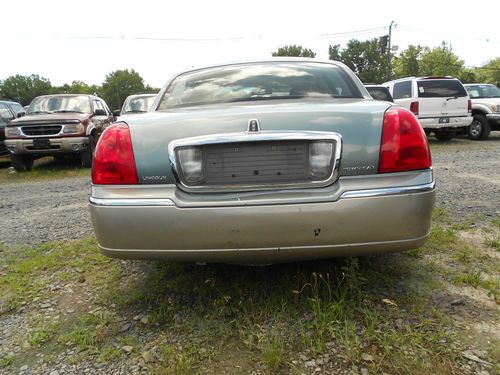 2006 Lincoln Town Car Signature Limited Sedan 4-Door 4.6L, image 5