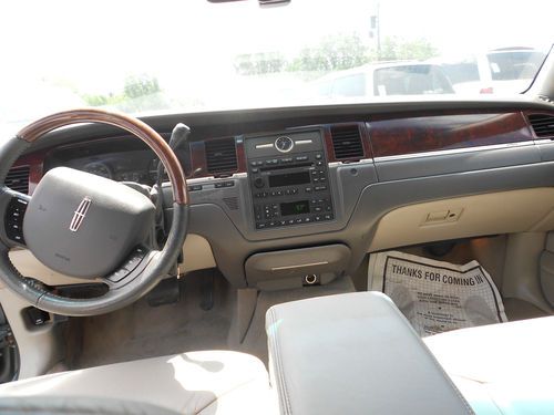 2006 Lincoln Town Car Signature Limited Sedan 4-Door 4.6L, image 12