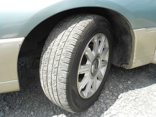 2006 Lincoln Town Car Signature Limited Sedan 4-Door 4.6L, image 17