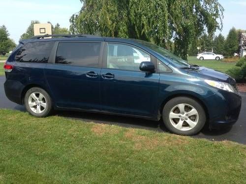 2011 Toyota Sienna LE Mini Passenger Van 5-Door 3.5L, US $16,499.00, image 2