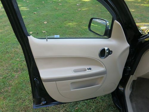 2006 Chevrolet HHR LT Great Condition Fully loaded LEATHER SUNROOF CHROME RIMS, image 12