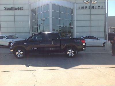 2011 toyota tundra crewmax 5.7l   4x4