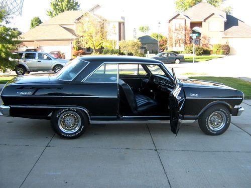 Beautiful 1964 chevy ii nova sport 2 dr hardtop- 327 v8 / 4 speed - triple black