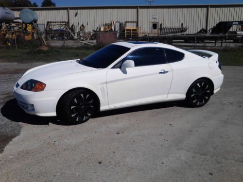 2003 hyundai tiburon gt coupe 2-door 2.7l sports car