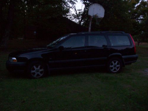 2001 volvo v70 black station wagon
