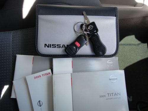 2005 NISSAN TITAN CREW CAB SE V-8 FULLY LOADED FLORIDA BLACK BEAUTY LOW MILES, image 16