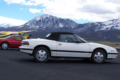 1990 buick reatta 2dr convertable white 3.8l v6 auto nice top, everything works