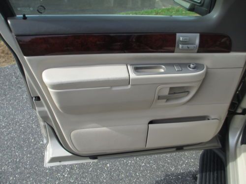 2004 LINCOLN AVIATOR LUXURY AWD LEATHER 3RD ROW SEAT VERY NICE NO RESERVE, image 26