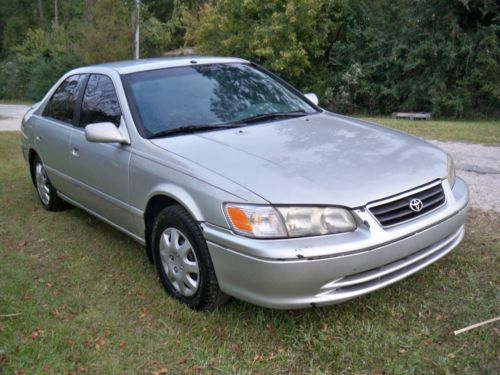 2001 TOYOTA CAMRY LE AUTOMATIC POWER WINDOWS NEEDS ENGINE 99.00 NO RESERVE LOOK, image 4