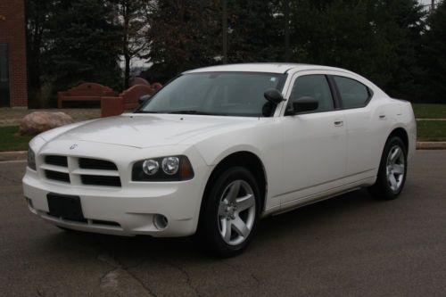 2006 dodge charger 3.5l v6 (decommissioned police vehicle)