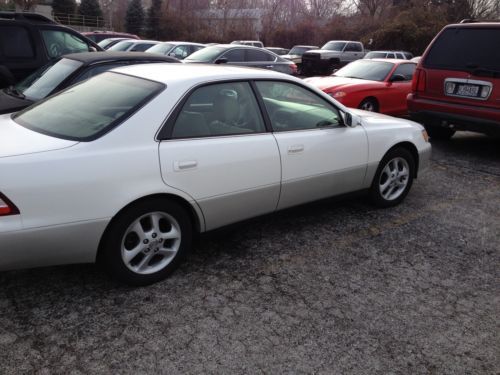 Super clean 2001 es300 lexus with only 128k