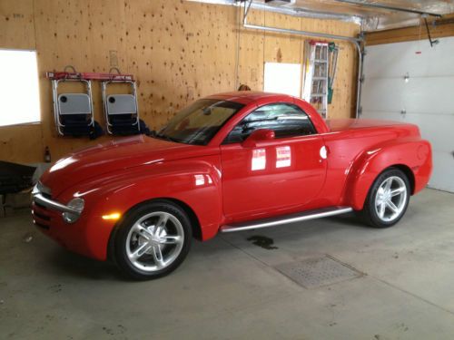 2004 red chevrolet ssr convertible 2-door 5.3l like new! only 1,450 miles!
