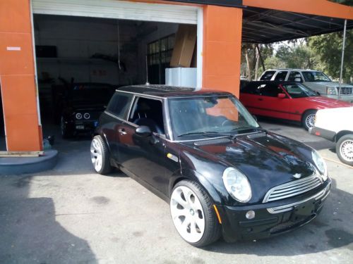 2004 mini cooper base hatchback 2-door 1.6l