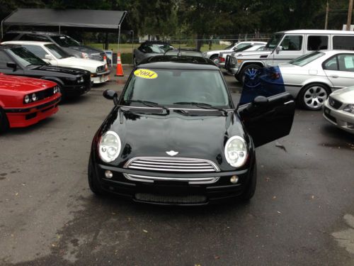 2004 Mini Cooper Base Hatchback 2-Door 1.6L, image 6