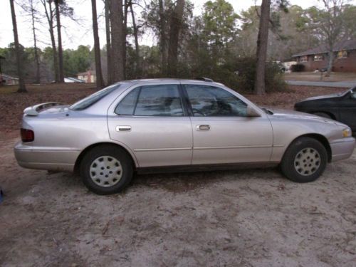 1996 toyota camry le sedan 4-door 2.2l