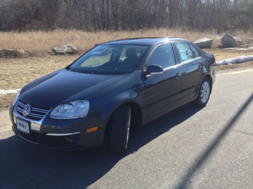 2010 volkswagen jetta, pzev limited edition 19242 miles $14,850