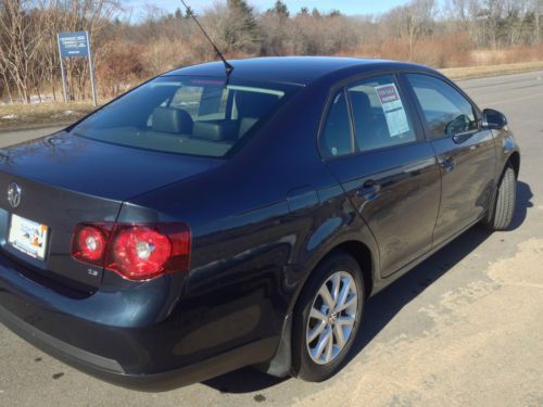 2010 Volkswagen Jetta, PZEV Limited Edition 19242 miles $14,850, US $14,850.00, image 4